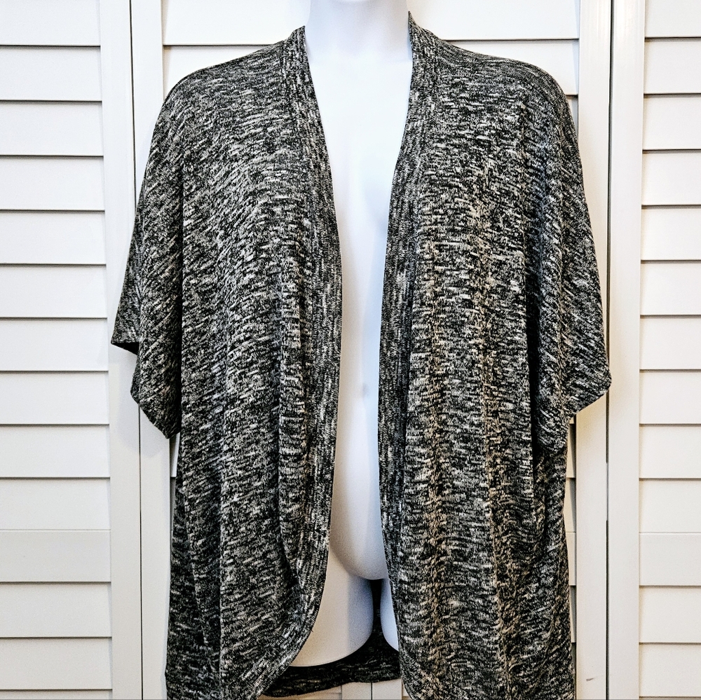Women's Plus Lane Bryant 26/28 Shrug Cardigan Heather Gray Sweater